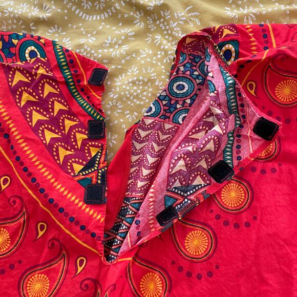 Spirit Halloween Hippie Costume XXL Adult Wig, Shirt, Glasses
Necklace 
New - Picture 10 of 12